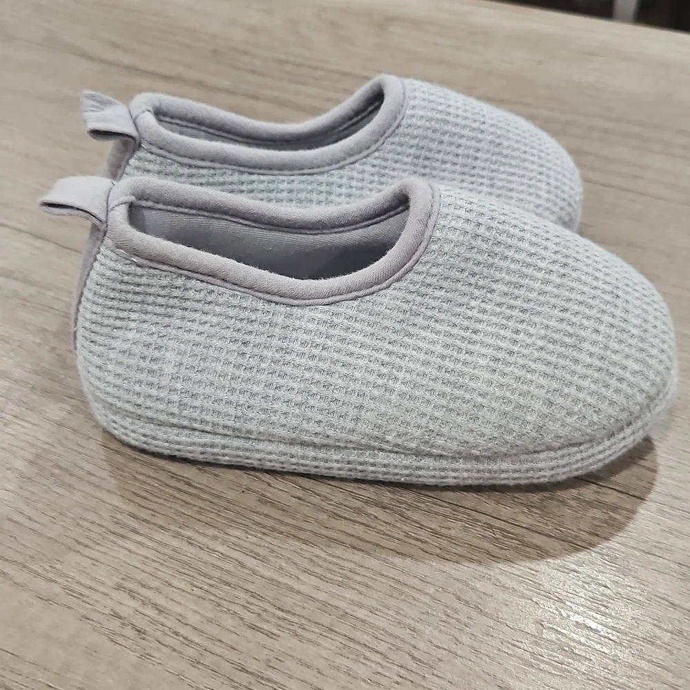 Zara Baby Gray Monochrome House Slippers - Size 22-23 (US size 7-8) NWT